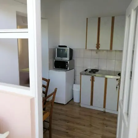 Leon Apartment *