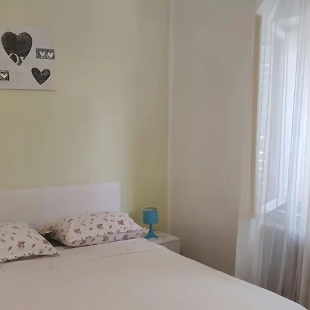 Leon Apartment *