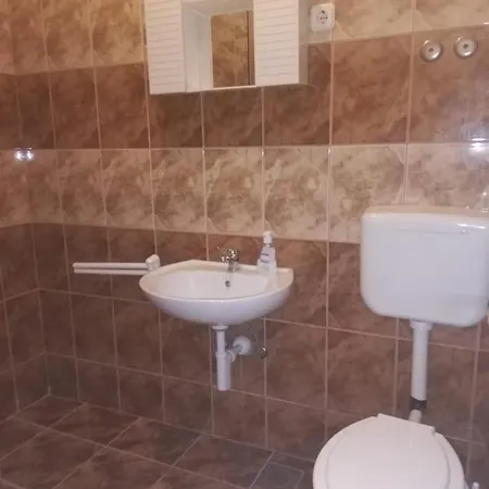 Leon Apartment *